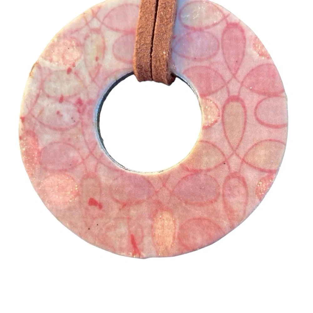 Necklace Leather With Pink Pendant vintage 80’s 22” long